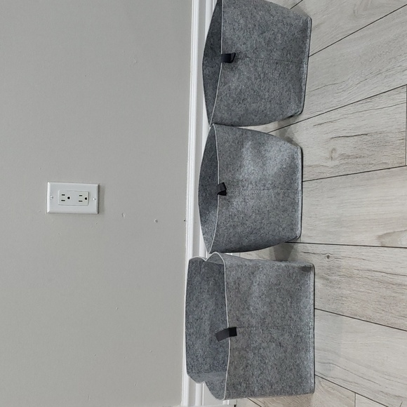 3/$35 Set of 3 felt baskets from IKEA (RAGGISAR) - Picture 5 of 6
